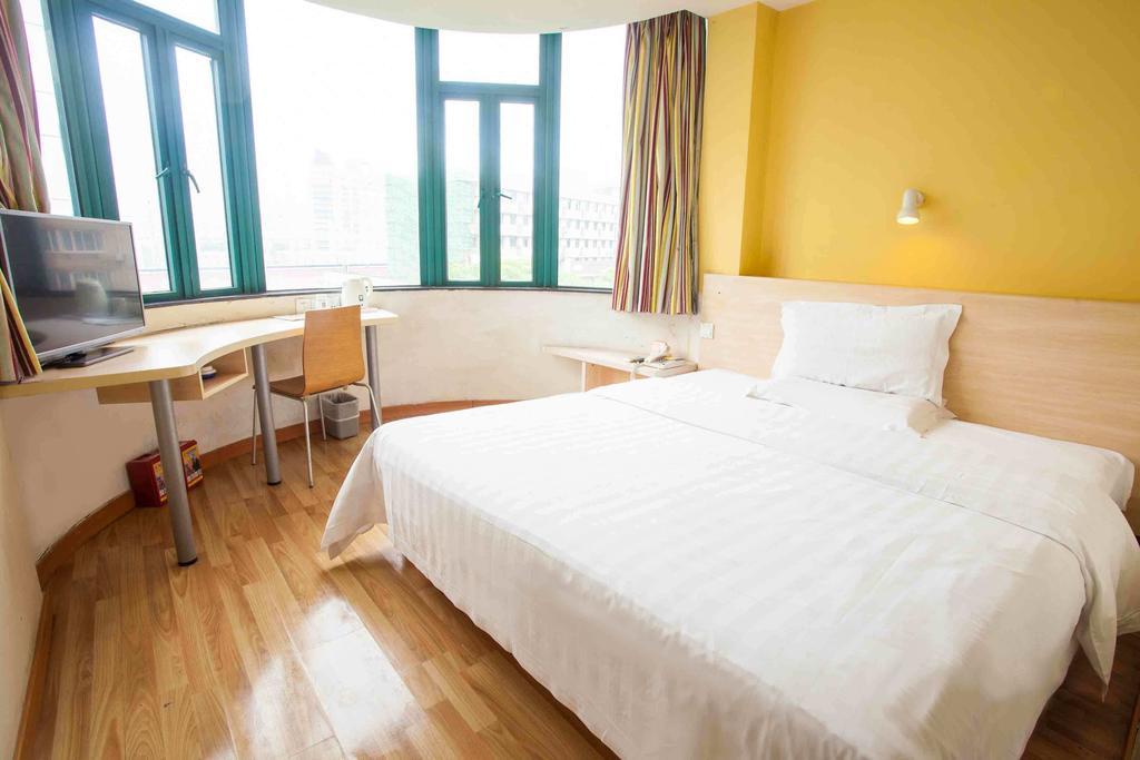 7Days Inn Luoyang Zhongzhou Road Hall Of Enlightened Rule Zimmer foto